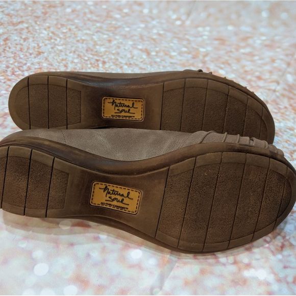 Naturalizer* Natural Soul Girly Twist Brown Flats - Picture 6 of 8